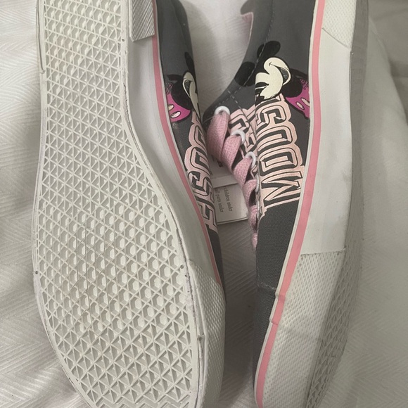 New with tags Disney Park Mickey Mouse sneakers - Picture 3 of 4